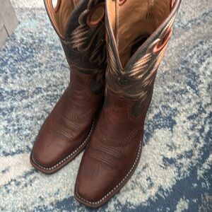 Brown/tan Ariat Boots
